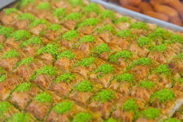 Gros Plan Une Baklava Pistaches Saveurs Traditionnelles Moyen Orient Fstkl — Photo