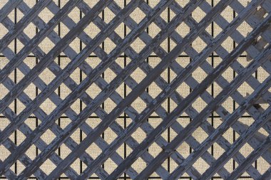 Kapalı beyaz ahşap dekoratif çit.