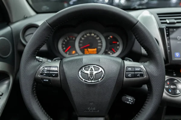 Novosibirsk Rússia Janeiro 2022 Toyota Rav Interior Carro Volante Alavanca — Fotografia de Stock