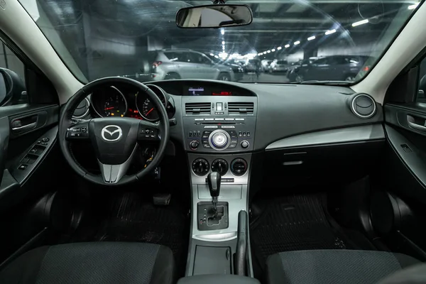 Novosibirsk Rusland Februari 2022 Mazda Stuurwiel Versnellingshendel Dashboard Klimaatregeling Snelheidsmeter — Stockfoto