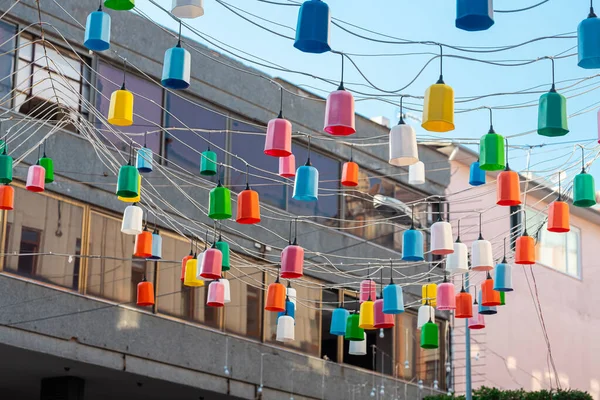 Rue Touristique Piétonne Décorée Avec Des Lanternes Colorées Suspendues Turquie — Photo