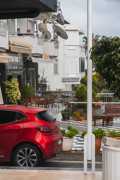 Yana Türkiye Ocak 2022 Kırmızı Renault Clio Sıcak Bir Yaz — Stok fotoğraf