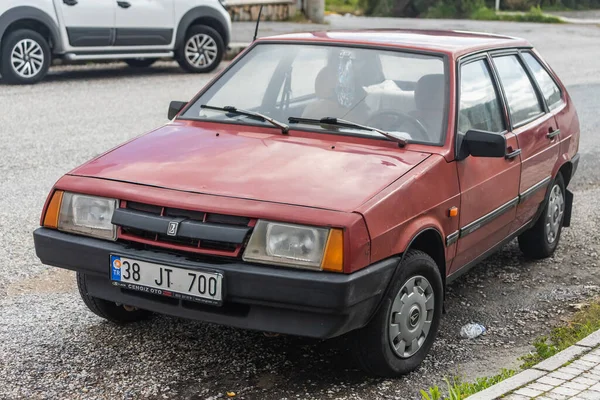 Côté Turquie Janvier 2022 Rouge 2109 Vaz Stationnera Dans Rue — Photo