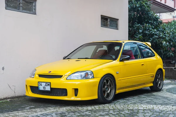 Lado Turquía Febrero 2022 Amarillo Honda Civic Está Estacionado Calle — Foto de Stock