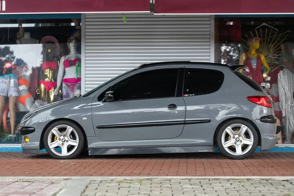 Side Turkey Únor 2022 Stříbrný Peugeot 207 Zaparkovaný Ulici Teplý — Stock fotografie