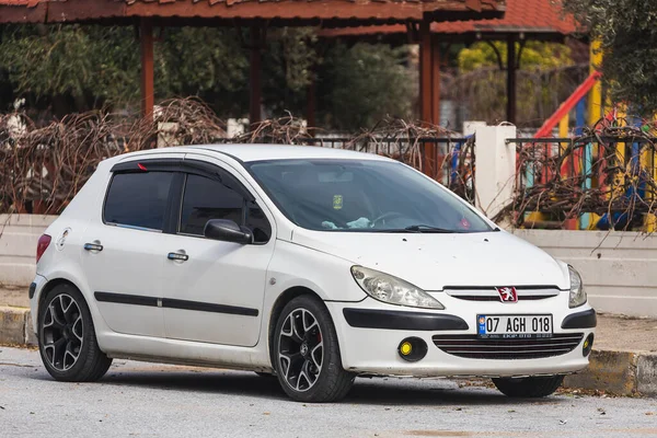 Lado Turquía Febrero 2022 Peugeot 307 Blanco Está Estacionado Calle — Foto de Stock