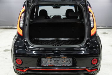 Novosibirsk, Rusya - 10 Şubat 2022 Kia Soul, Temiz, bagajı aç