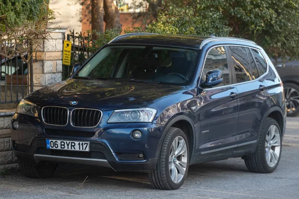 Side Turkey February 2022 Blue Bmw Parked Street Warm Autumn — Stock Photo, Image