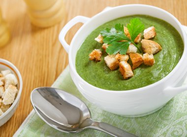 kurutulmuş kabuklar ile krem çorba