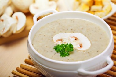 Mantar kremalı çorba.