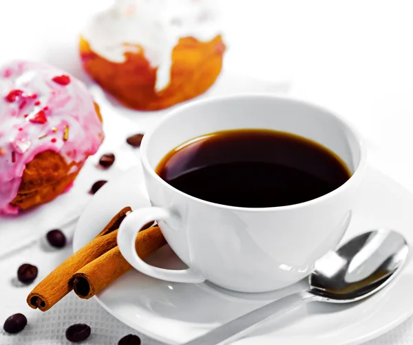 Cup of coffee and sweets — Stock Photo, Image