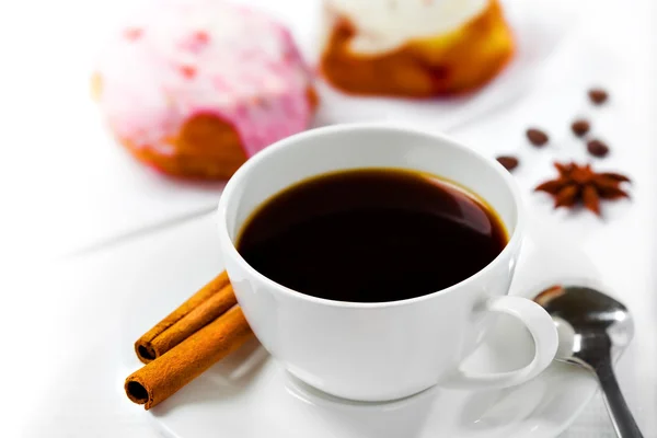Cup of coffee and sweets — Stock Photo, Image