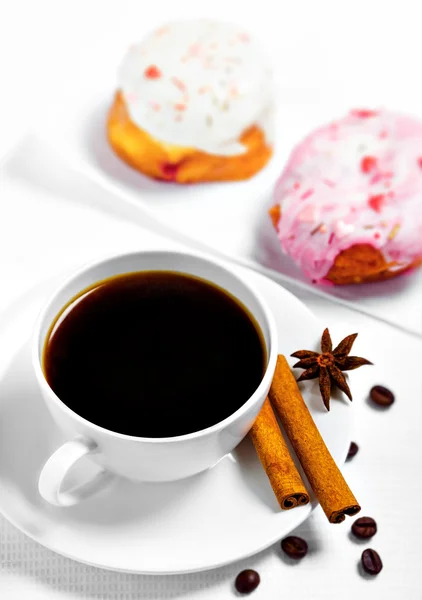 Cup of coffee and sweets — Stock Photo, Image