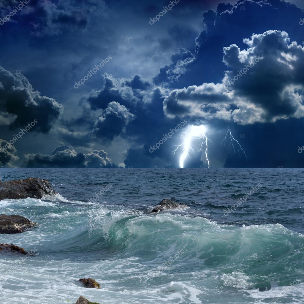 Stormy sea, lightnings — Stock Photo © I_g0rZh 23698591