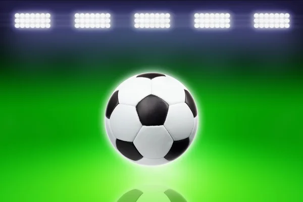 Pallone da calcio, luce intensa — Foto Stock