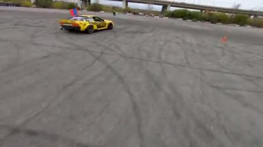 - Rusya. Irkutsk bölgesi. Irkutsk şehri. 15 Eylül 2021. FPV İHA saldırısı. Moğolistan 'la Rusya arasında uluslararası sürüklenme yarışı.