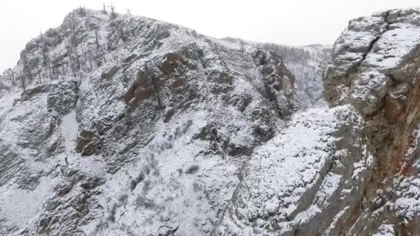 Jezioro Bajkał Rosja Zimowa Strzelanina Słoneczny Dzień Rock Khoboy Wyspa — Wideo stockowe