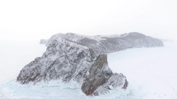 Lago Baikal Russia Sparatoria Invernale Giornata Sole Rock Khoboy Isola — Video Stock