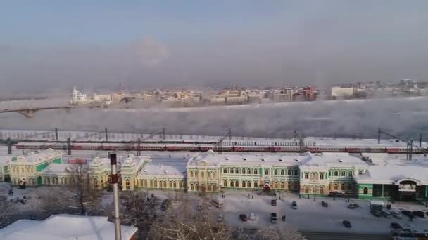 俄罗斯 伊尔库茨克 2021年1月20日 旧火车站的建设 用无人机进行冬季飞行Russian Railways — 图库视频影像