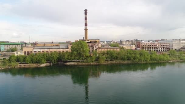 Estación Calefacción Abandonada Territorio Una Antigua Fábrica Irkutsk Río Angara — Vídeo de stock