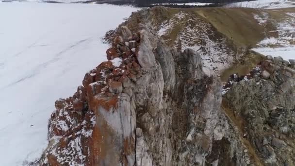 Замороженное Озеро Байкал Остров Ольхон Зимой Панорамный Вид Знаменитую Скалу — стоковое видео