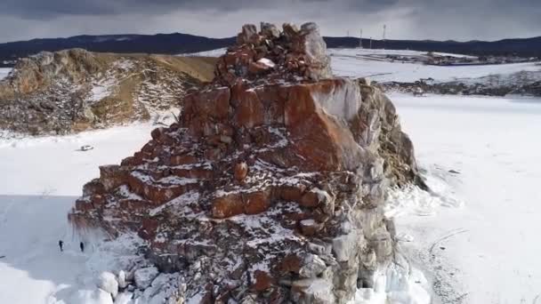 Fryst Bajkalsjön Olkhon Island Vintern Panoramautsikt Över Den Berömda Shamanka — Stockvideo