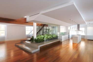 bir atrium Merkezi ile ikametgah boş oda
