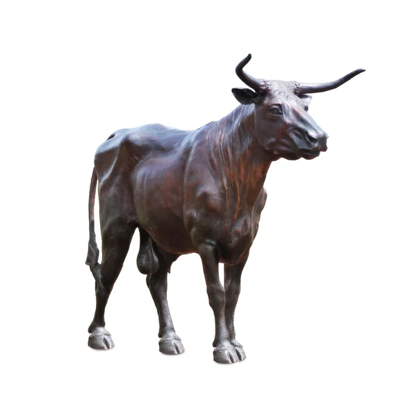 Escultura de touro em um fundo branco . — Fotografia de Stock