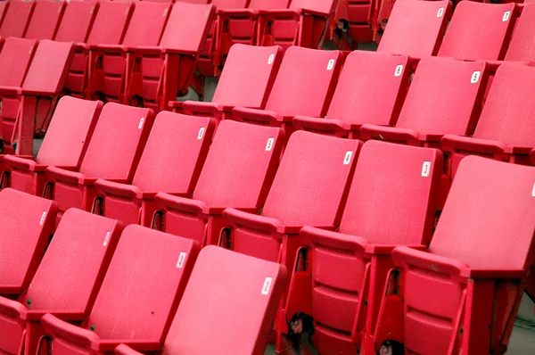 Rote Sitze frei — Stockfoto