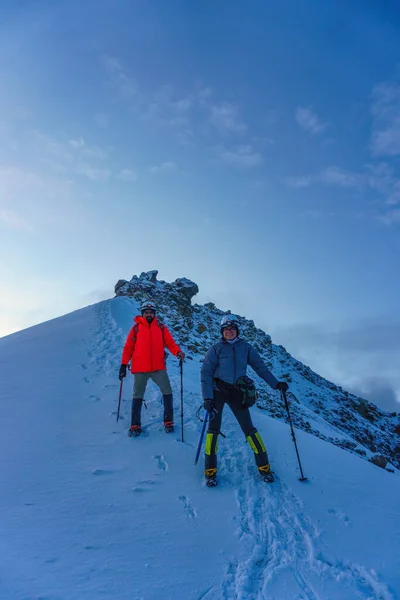 Two Men Top Mountain — Stock Photo, Image