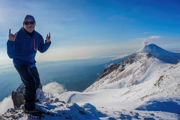 Man Top Mountain — Stock Photo, Image