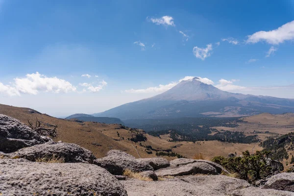 Aktywny wulkan Popocatepetl w Meksyku — Zdjęcie stockowe