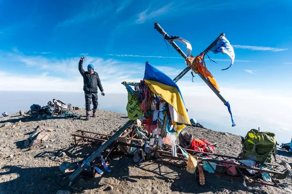 Cruz en la cima del volcán pico de orizaba — Foto de Stock