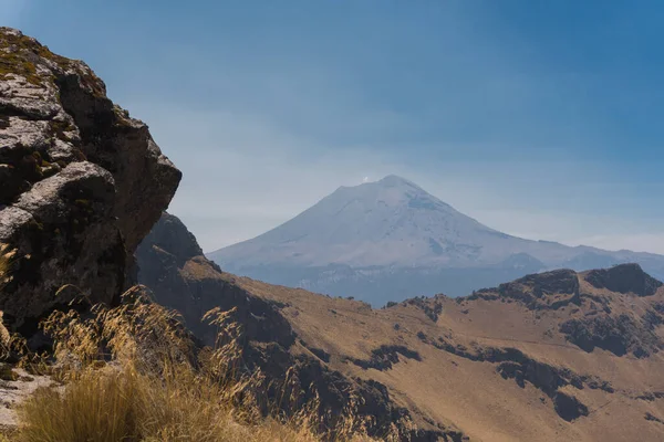Volcán popocatepetl en puebla méxico — Foto de Stock