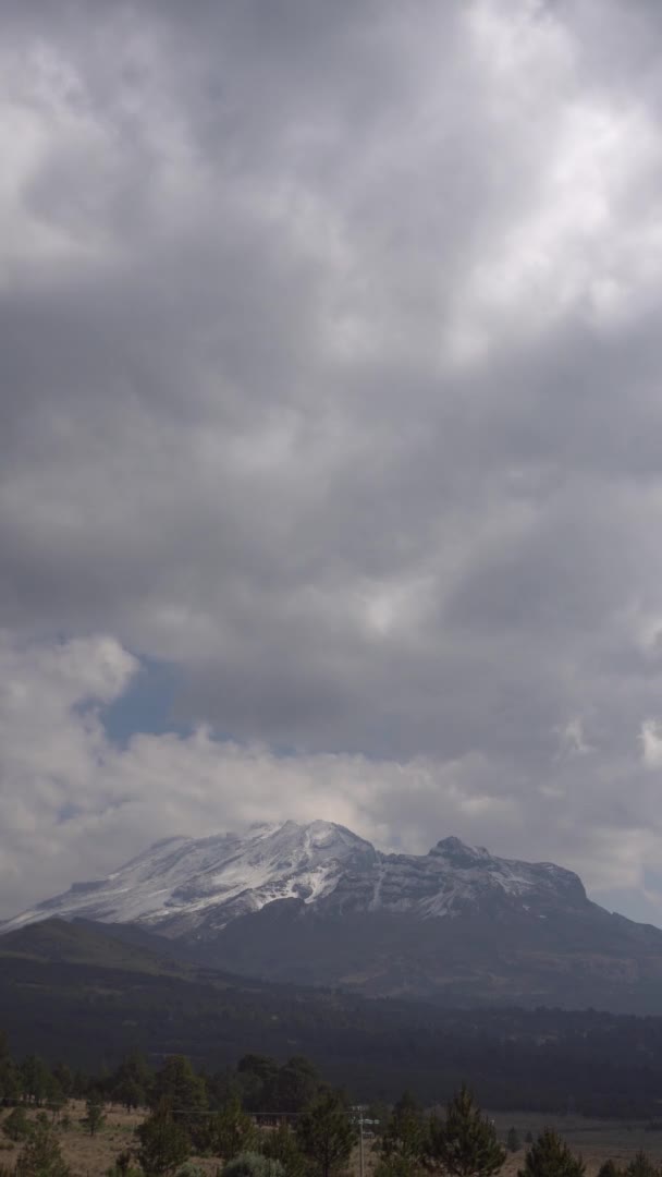 Vertikální Panoramatický Pohled Sopku Iztaccihuatl Státě Puebla — Stock video