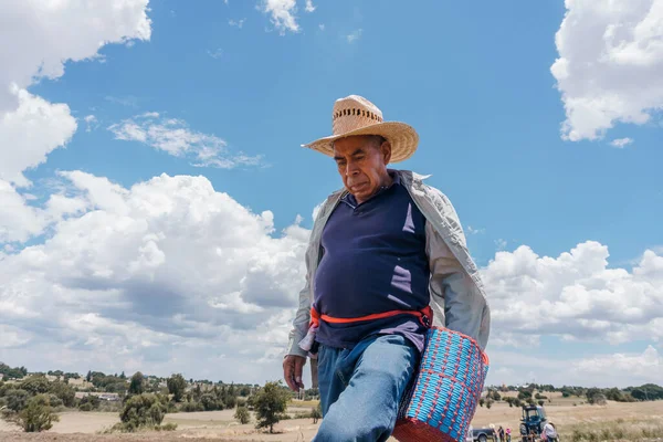 Agriculteur Mexicain Plantant Maïs Vue Panoramique — Photo