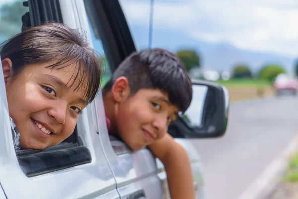 Gelukkig Lachend Meisje Kind Gaat Naar Zomer Reis Preteen Genieten — Stockfoto