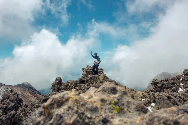 Young Man Backpack Standing Top Mountain Mexico — Foto de Stock