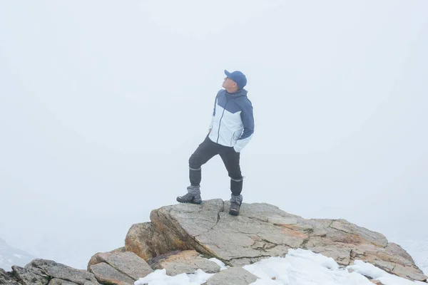 Mountaineer Looking Snowy Mountain Landscape Volcano Iztaccihuatl — Foto de Stock