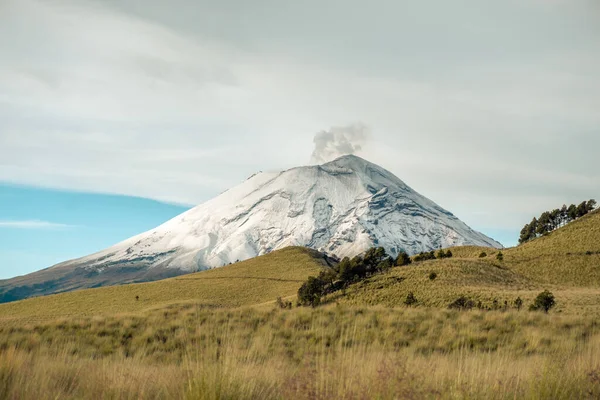 Snowy Crater Active Volcano Mexico — 图库照片