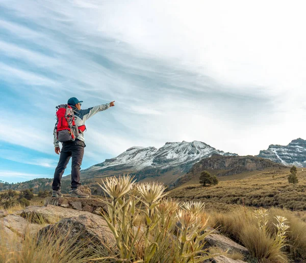 Mountaineer Points Top Mountain Mexico —  Fotos de Stock