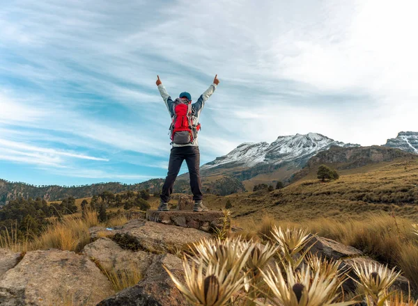 Happy Climber Volcano Iztaccihuatl — Stockfoto