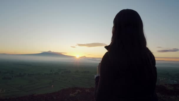 Young Tourist Woman Drinks Hot Drink Cup Enjoys Scenery Mountains — Wideo stockowe