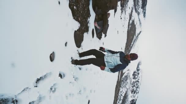Hombre Caminando Sobre Nieve Cara Sur Pico Orizaba — Vídeos de Stock