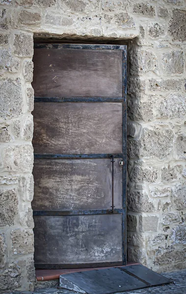 Old half-open door. Vintage conception. Seletive focus — Stock Photo, Image