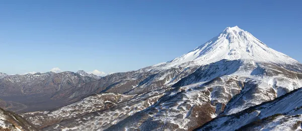 Vulkanlandschaft auf der Halbinsel Kamtschatka. Selektiver Fokus — Stockfoto