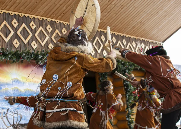 The Folk ensemble performance in dress of indigenous people of Kamchatka. The holiday Northern aboriginal Koryak — стоковое фото