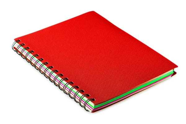Nuevo cuaderno rojo con anillos aislados sobre un fondo blanco — Foto de Stock