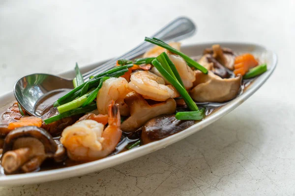 Stir Fried Shrimps Shiitake Mushrooms Chinese Mushrooms Oyster Sauce Beautiful — Stock Photo, Image