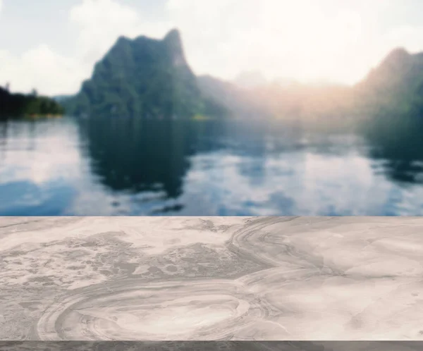 Bir Sabah Göl Dağ Manzarasının Arka Planına Sahip Boş Mermer — Stok fotoğraf